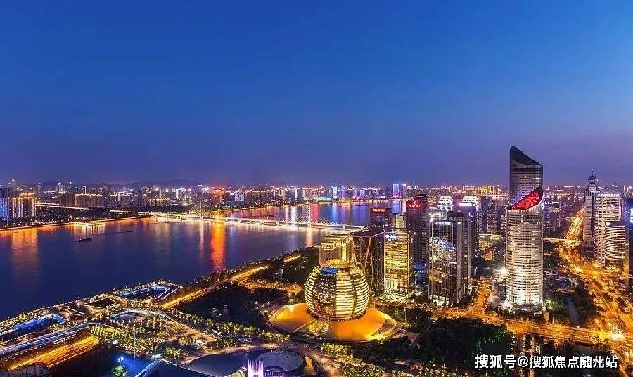 >2025新澳精准正版免费大全,精选解析、解释与落实